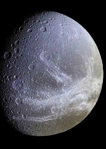 File:Dione1.jpg
